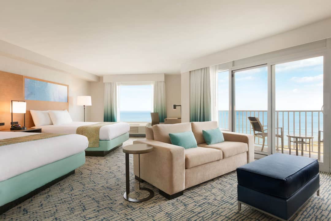 Surfbreak Oceanfront Hotel