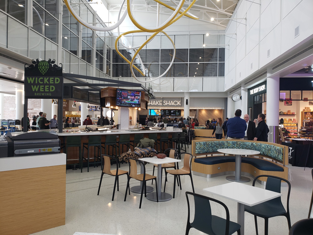 Charlotte Douglas International Airport: The Plaza Food Court