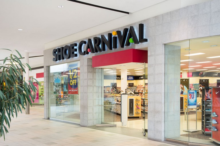 Retail design for Shoe Carnival, mall entrance